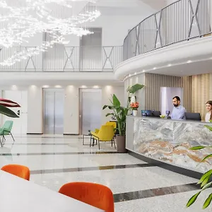 Otel Ih, Milano
