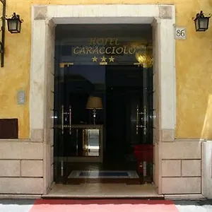 https://hotel-caracciolo.it-romehotels.com
