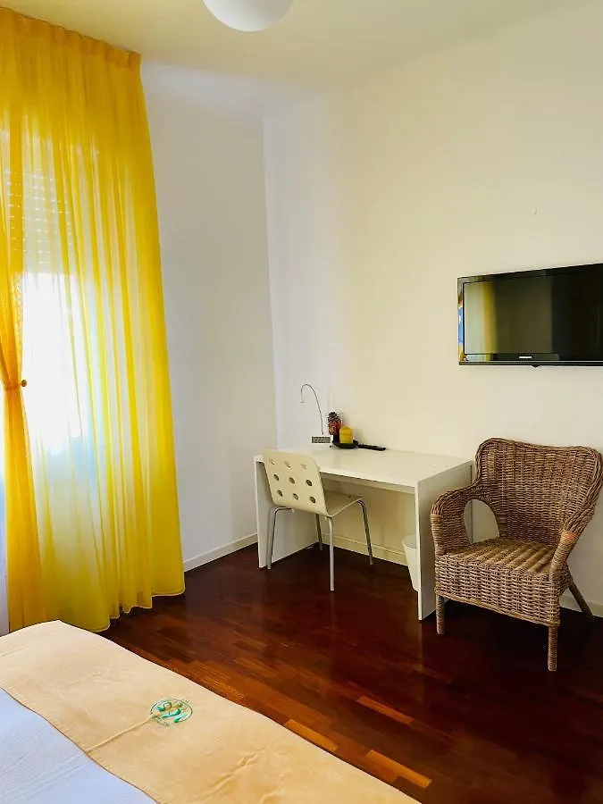 Via Padova 165 Otel Milano Konukevi
