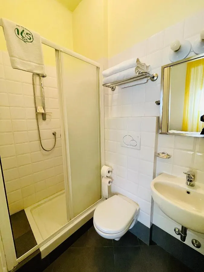 Konukevi Via Padova 165 Otel Milano